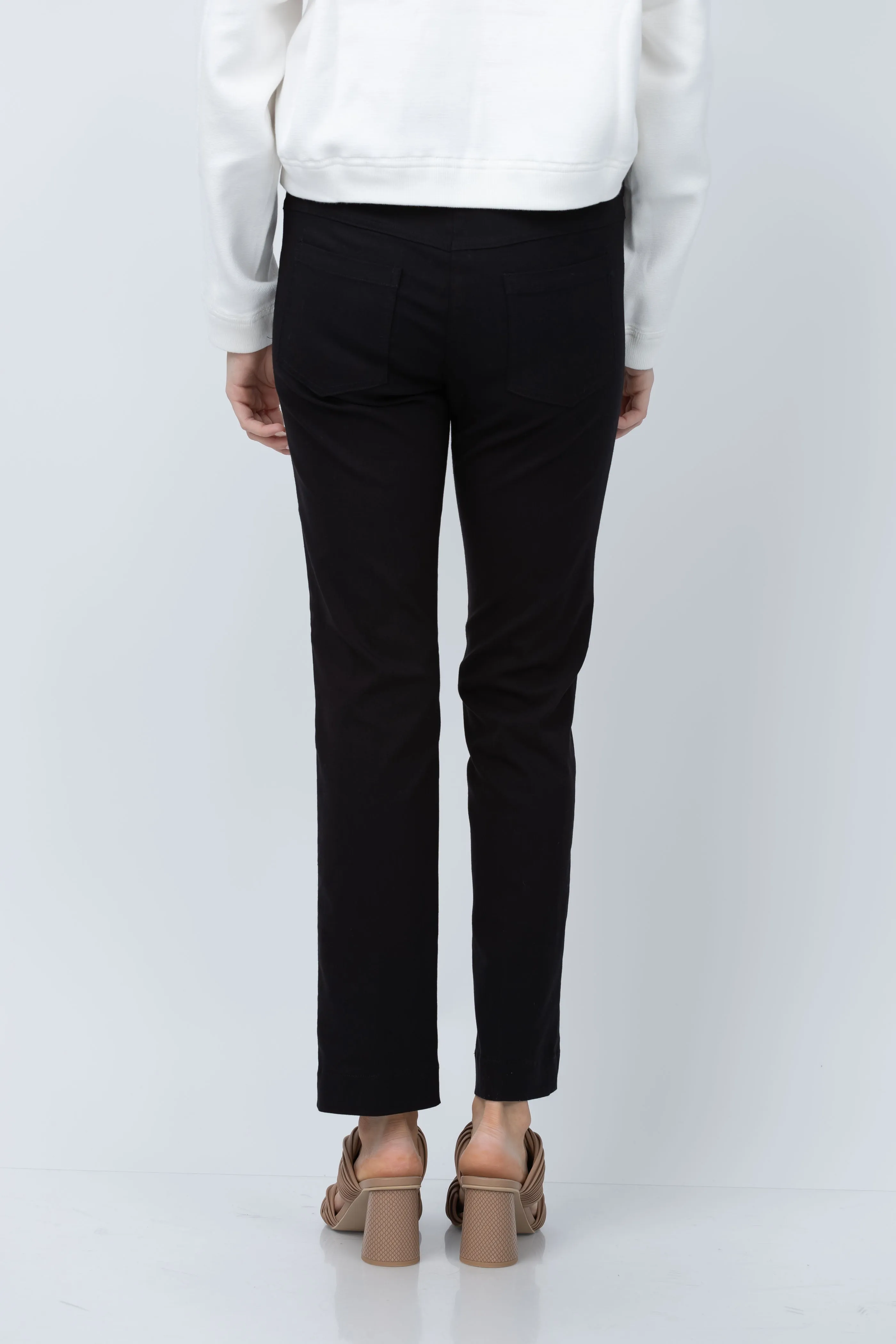 Elliott Lauren Pant With Faux Jean Details in Black